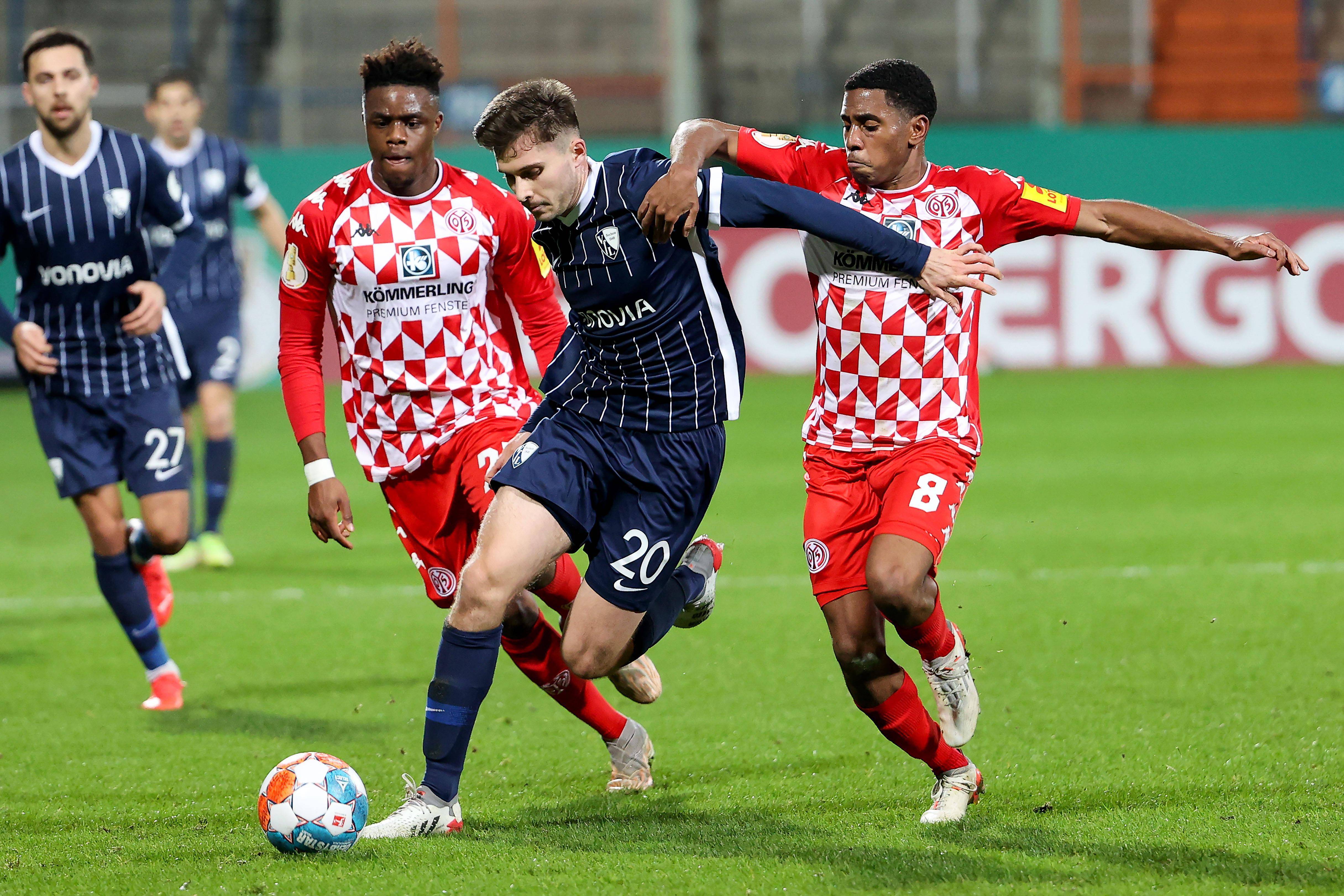 包含美因茨球队球员拼搏奋斗连胜对手的词条 包含美因茨球队球员拼搏奋斗连胜对手的词条