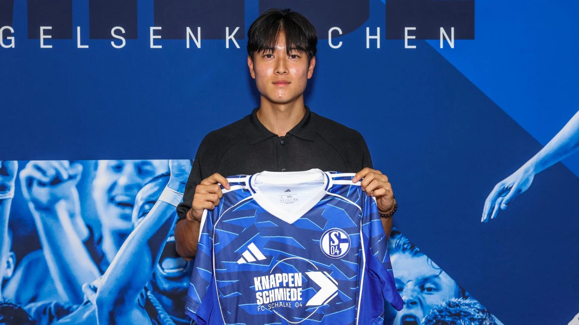 沙尔克边锋通过社交媒体表达对球队的热爱 沙尔克边锋通过社交媒体表达对球队的热爱