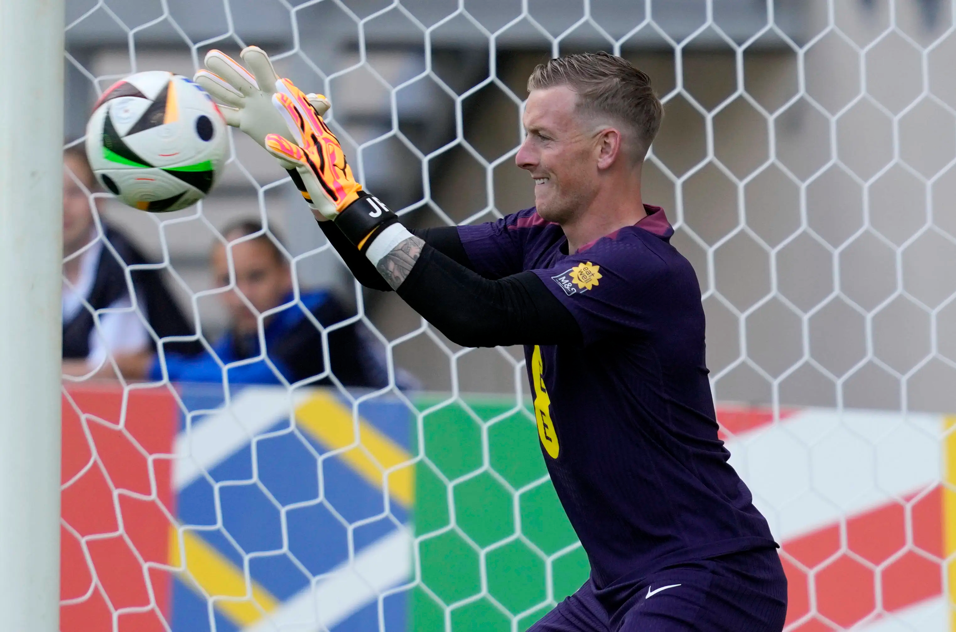 英格兰胜利击败荷兰——欧洲预赛激烈角逐开启的简单介绍 英格兰胜利击败荷兰——欧洲预赛激烈角逐开启的简单介绍