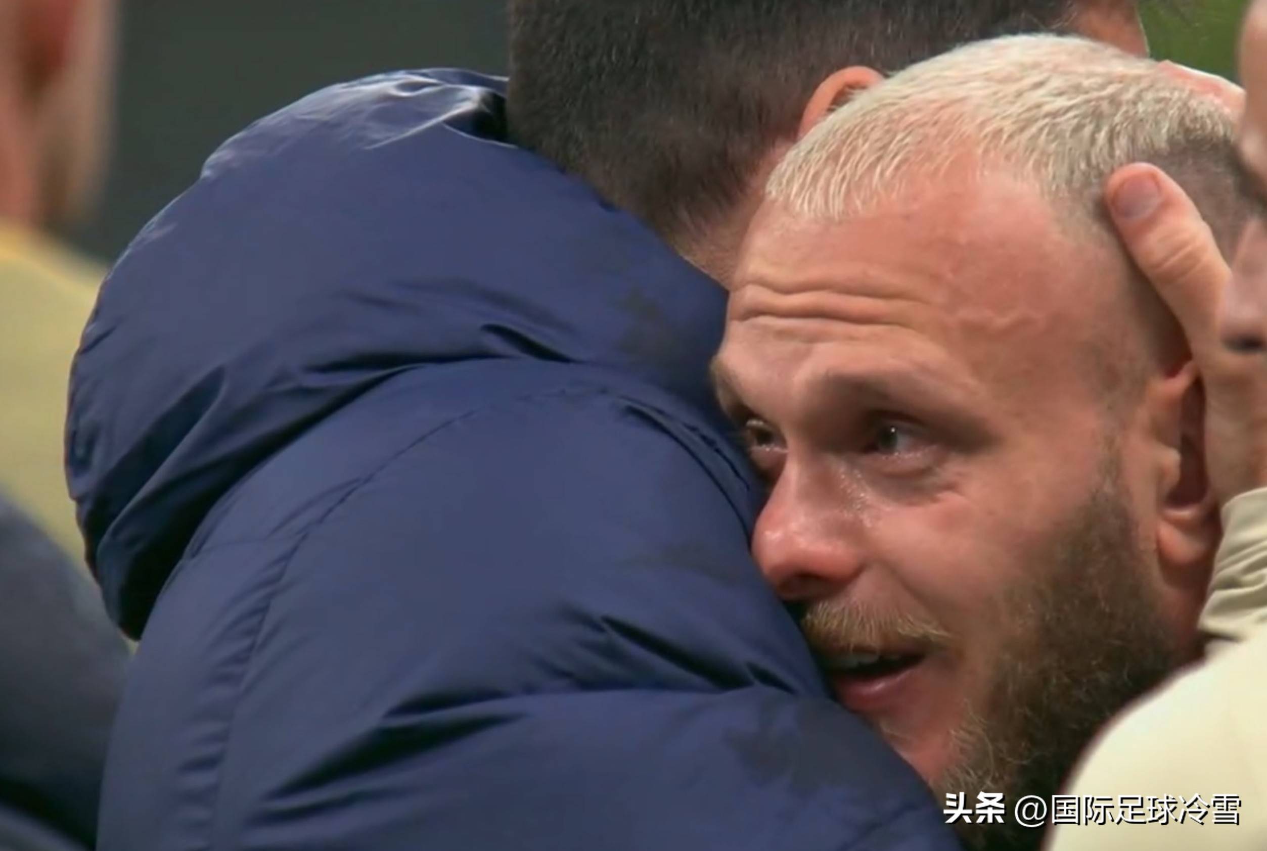 关于那不勒斯主教练赛后点评球员表现，辛辣批评的信息