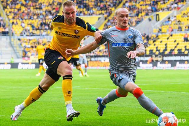 关于帕德博恩惊险两球胜利，保住积分榜前列位置的信息