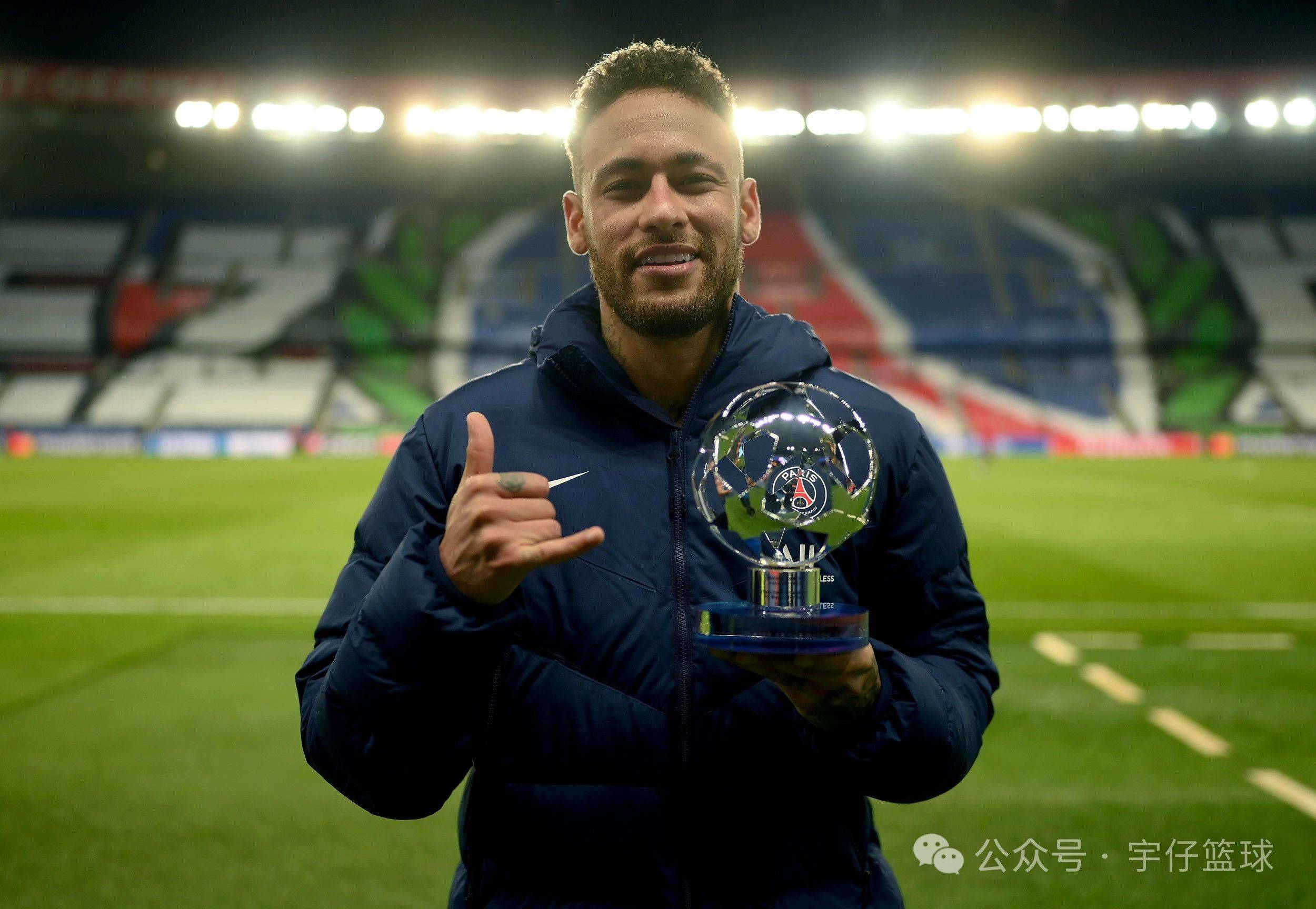 关于里昂逆袭，晋级欧冠四强战场的信息