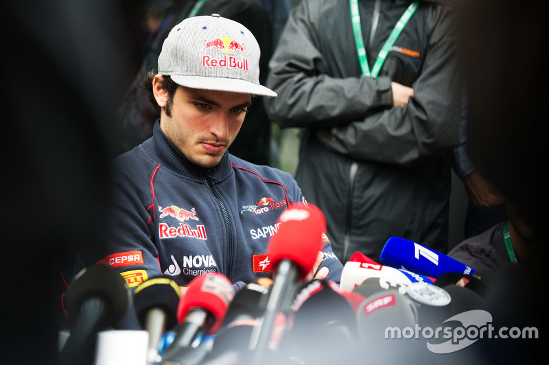 包含威廉姆斯轻取红牛二队，塞恩斯刷新纪录的词条