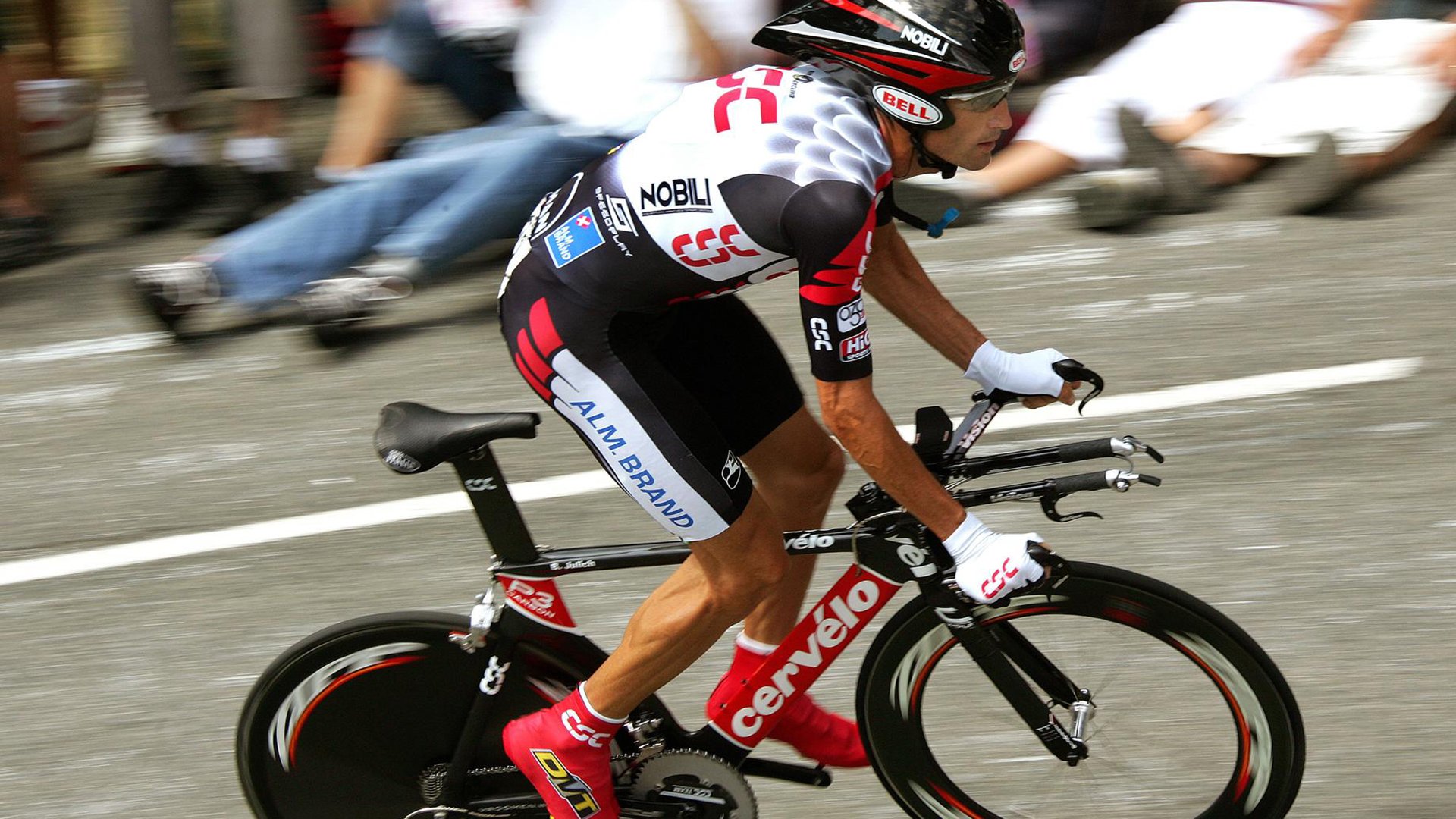 南美风暴席卷法兰西,布雷默一锤定音,乌拉圭击溃卫冕冠军